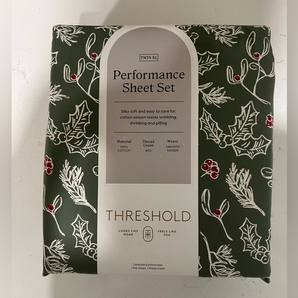 Threshold Other - Threshold Holly Green and Berry Red Sheet Set